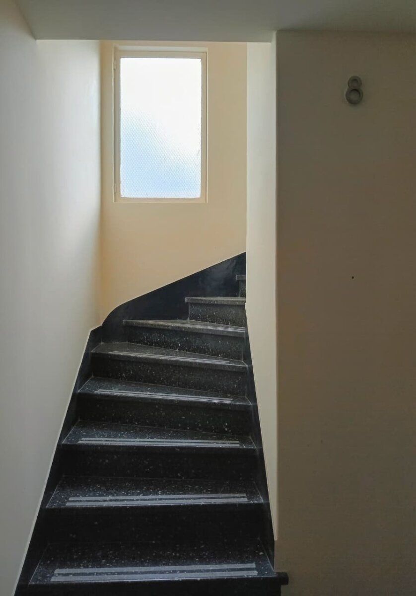 Recoleta, Juncal al 2100 entre Uriburu y Azcuénaga, 1 amb, $ 700.000 + expensas ($ 218.000) + servicios. - 25