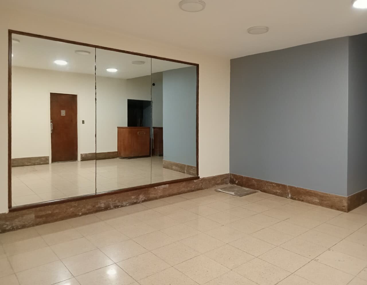 Recoleta, Juncal al 2100 entre Uriburu y Azcuénaga, 1 amb, $ 700.000 + expensas ($ 218.000) + servicios. - 26