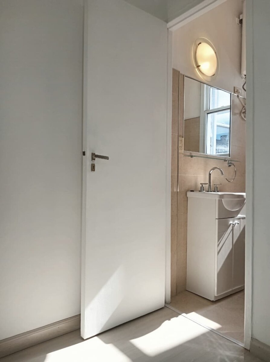 Recoleta, Juncal al 2100 entre Uriburu y Azcuénaga, 1 amb, $ 700.000 + expensas ($ 218.000) + servicios. - 19