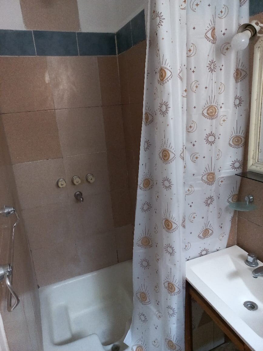 Palermo, Charcas 4300, piso 3, 1 amb, 30m2, u$s 500 + expensas ( aprox $ 100,000) + servicios. 10-09-26 - 9