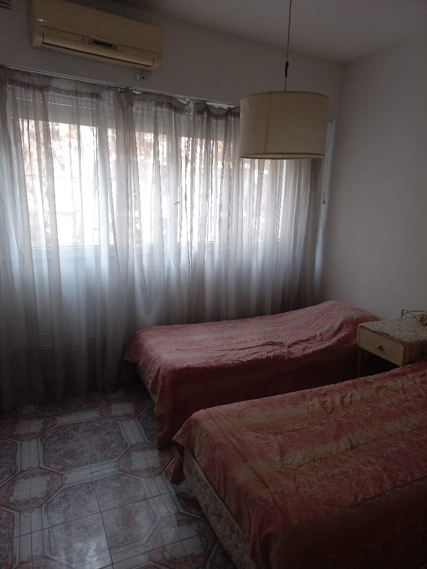 Palermo, Charcas 4300, piso 3, 1 amb, 30m2, u$s 500 + expensas ( aprox $ 100,000) + servicios. 10-09-26 - 4