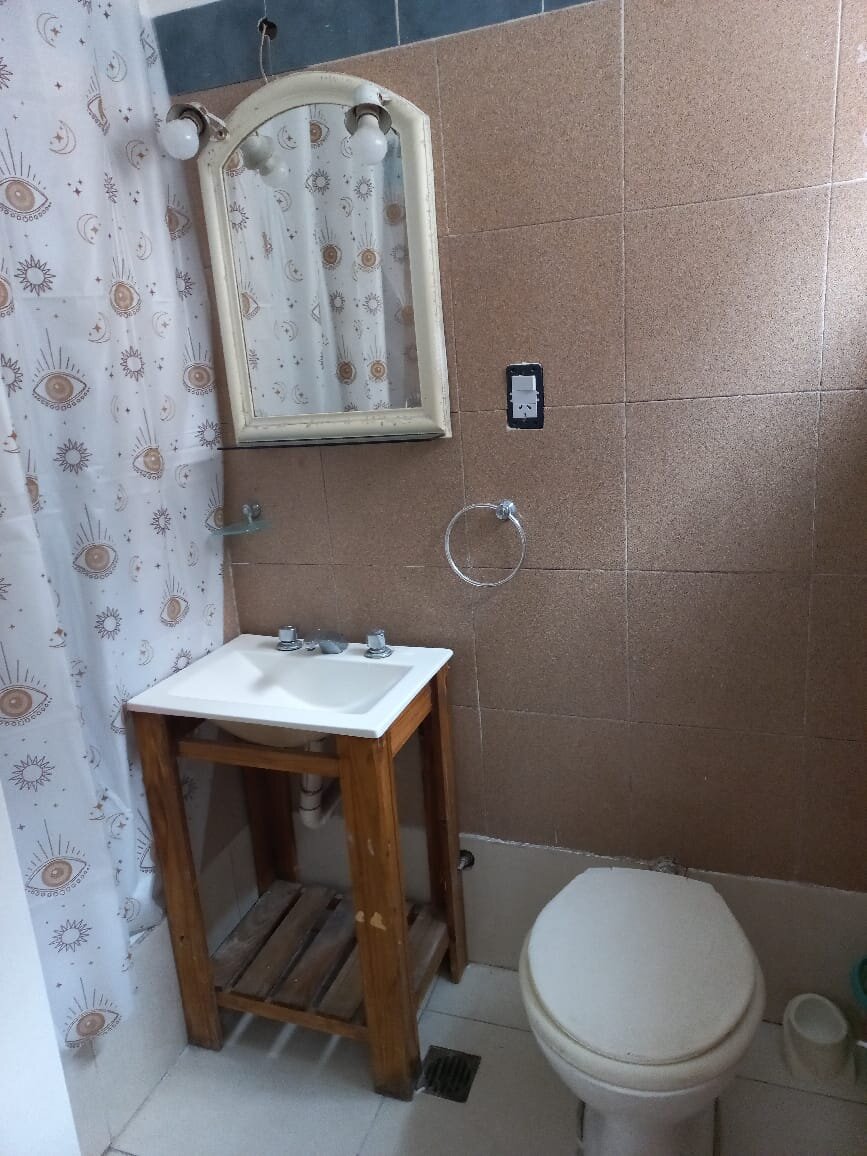 Palermo, Charcas 4300, piso 3, 1 amb, 30m2, u$s 500 + expensas ( aprox $ 100,000) + servicios. 10-09-26 - 10