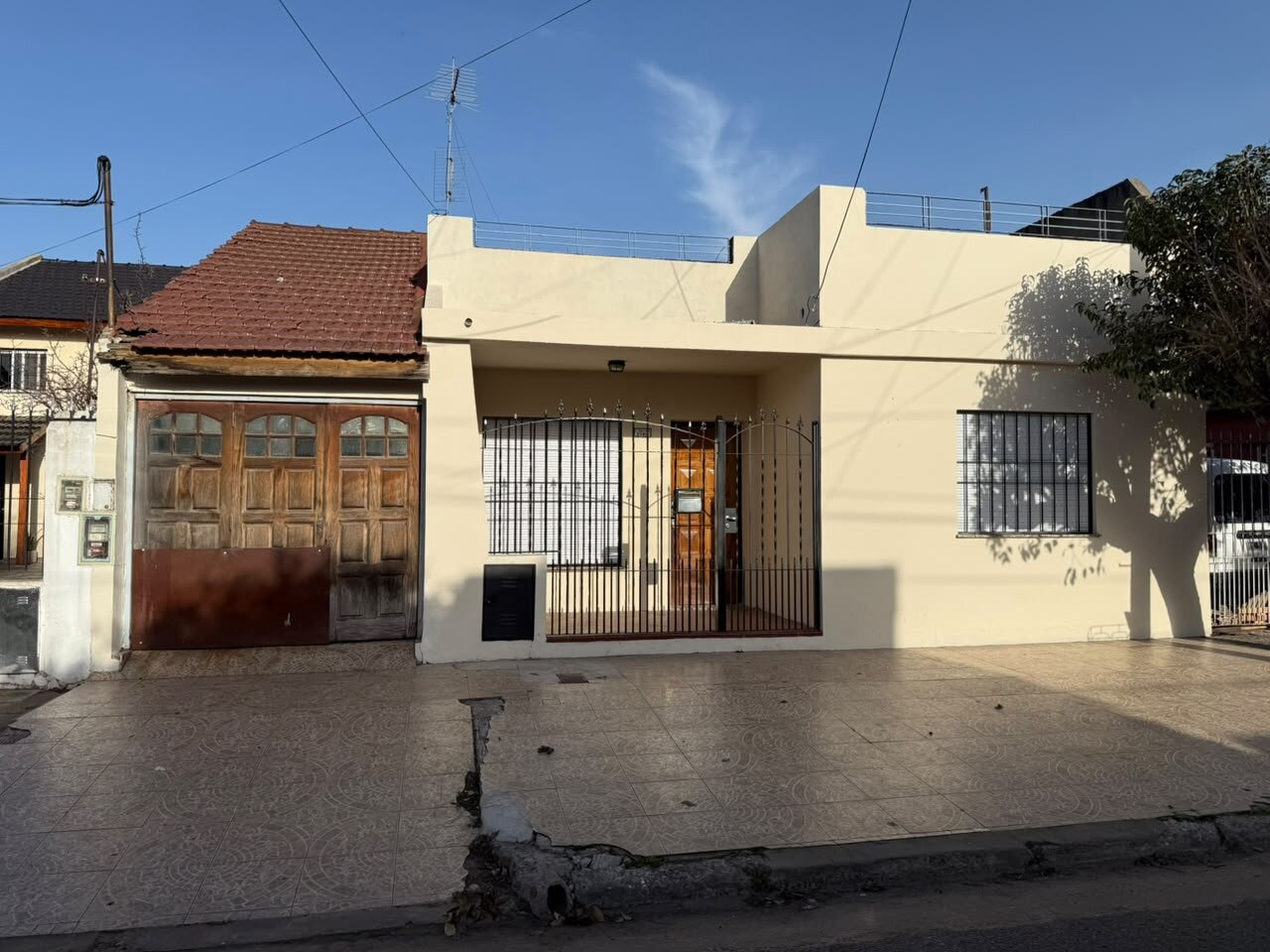 Venta de Casa 3 Ambientes en Moron Sur - 1