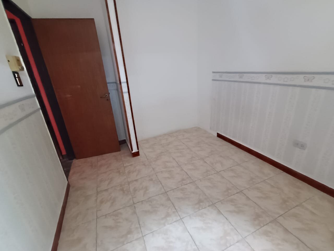DPTO TIPO CASA 4 AMBIENTES BARRIO EMAUS, Tabaré 6100 - Villa Lugano - 4