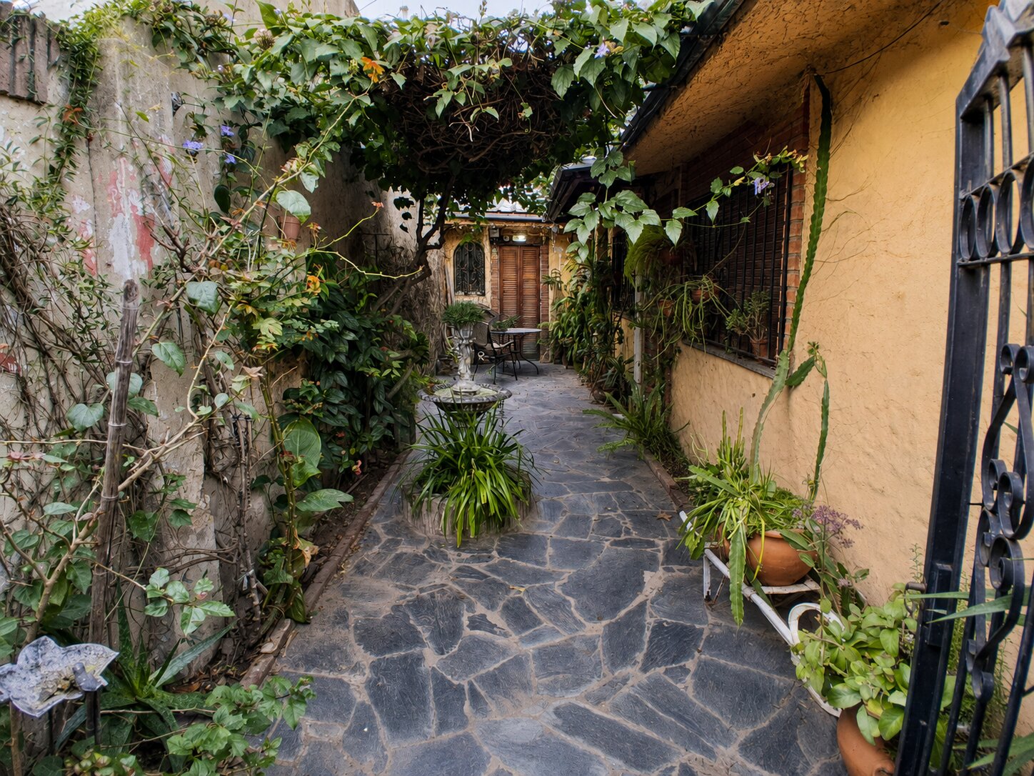 Casa de pasillo de 2 dormitorios, patio, parrillero y terraza - 8