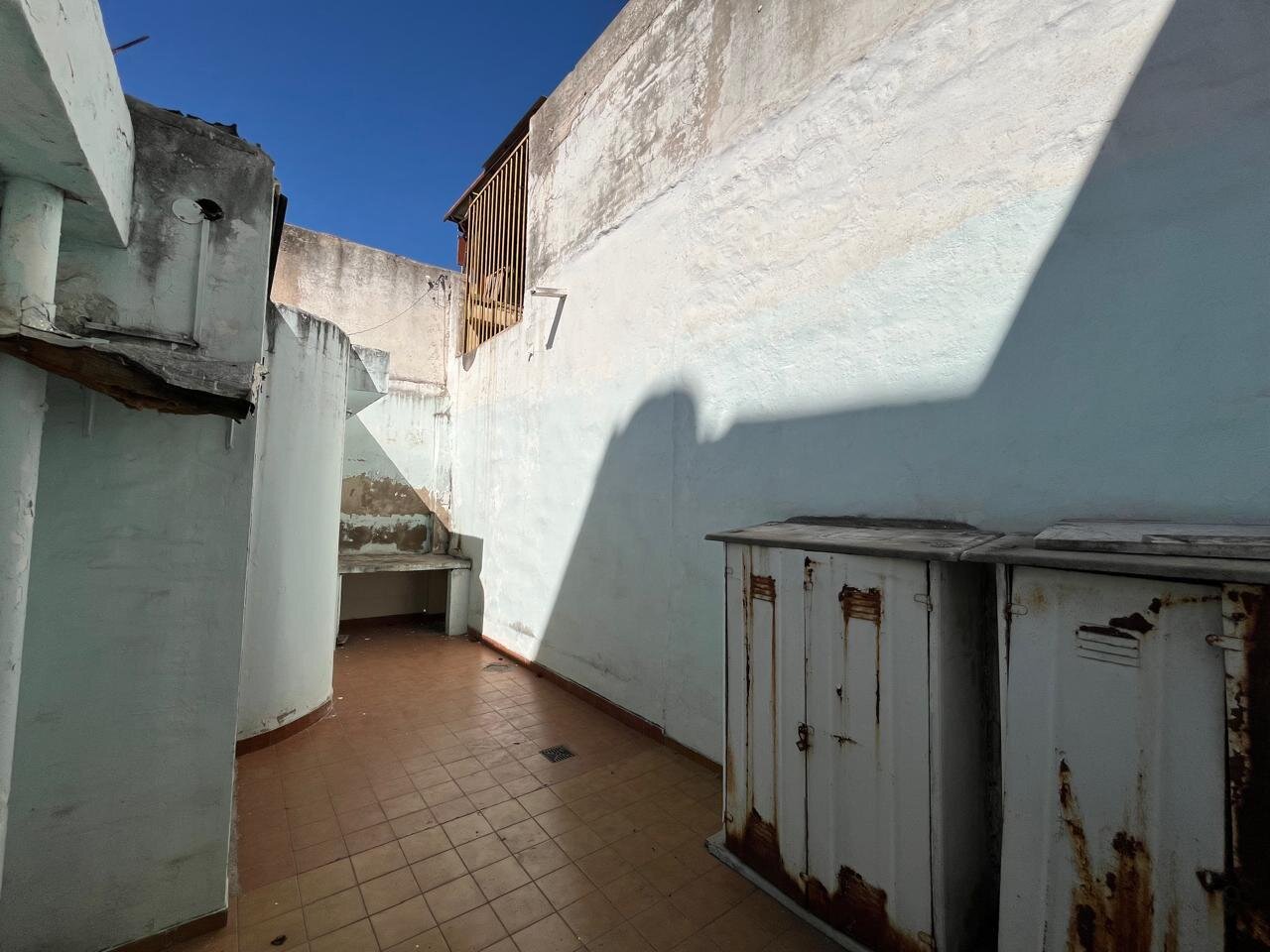 Avenida Castro Barros 453 - 28