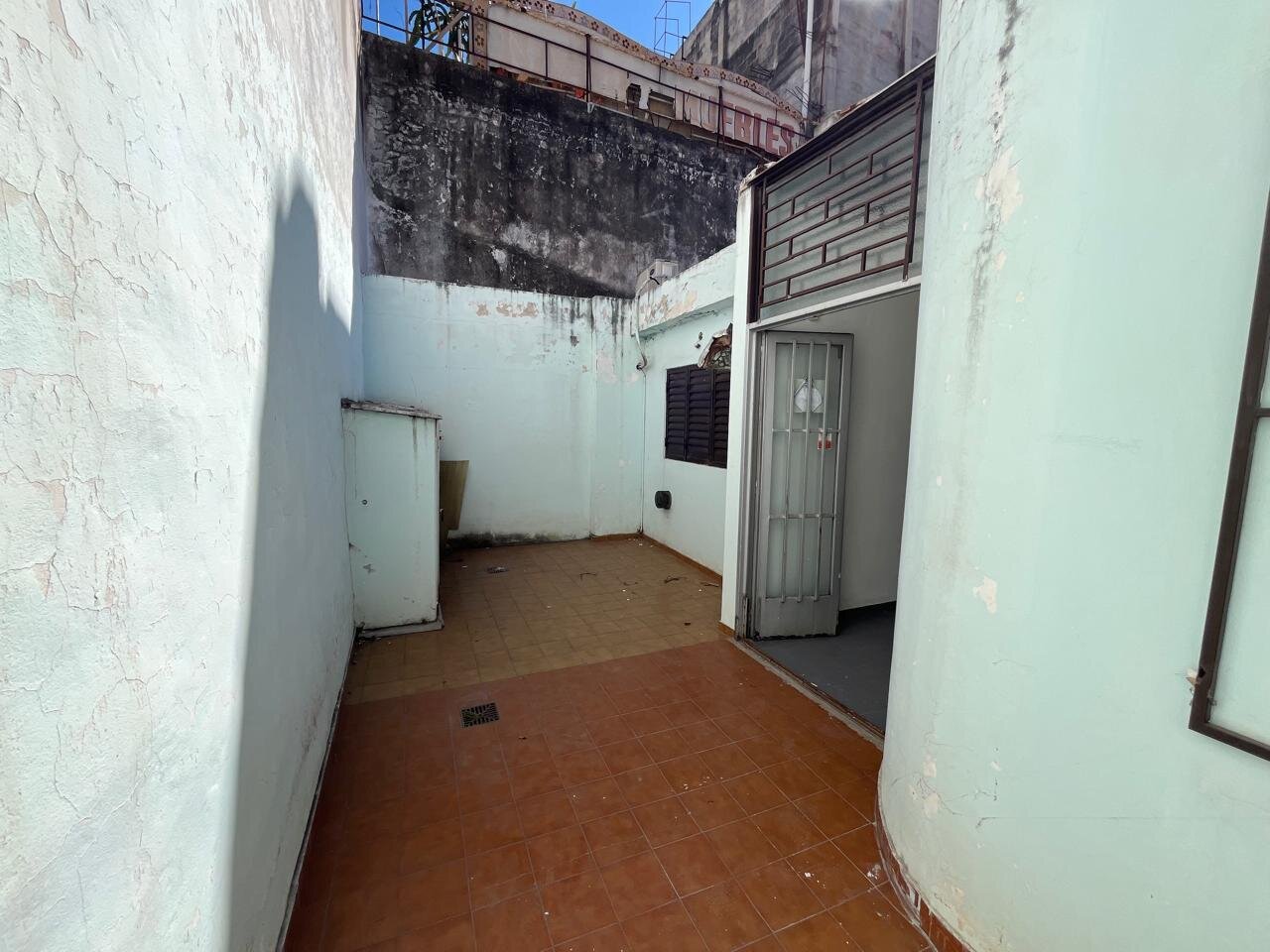 Avenida Castro Barros 453 - 27