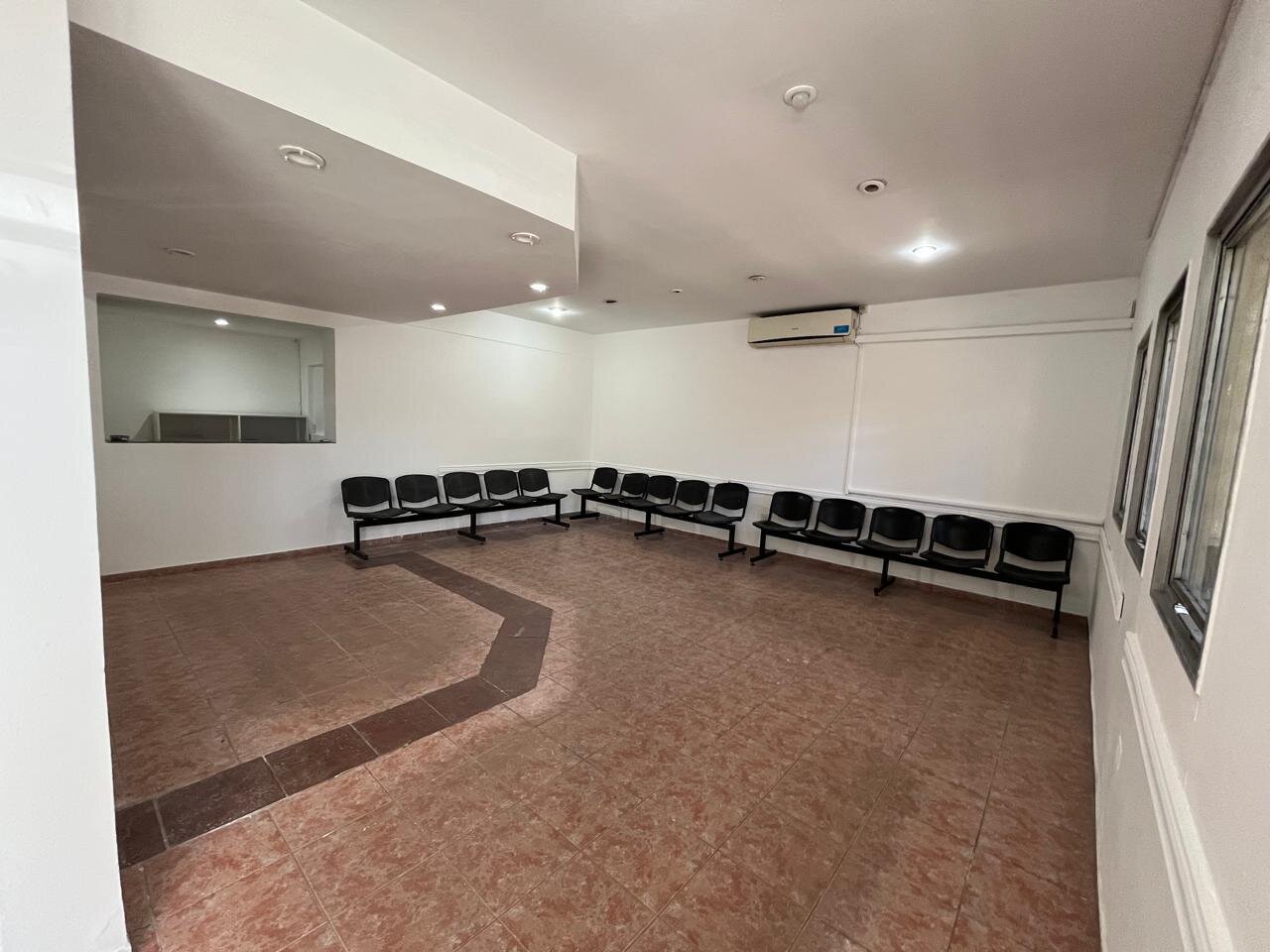 Avenida Castro Barros 453 - 1