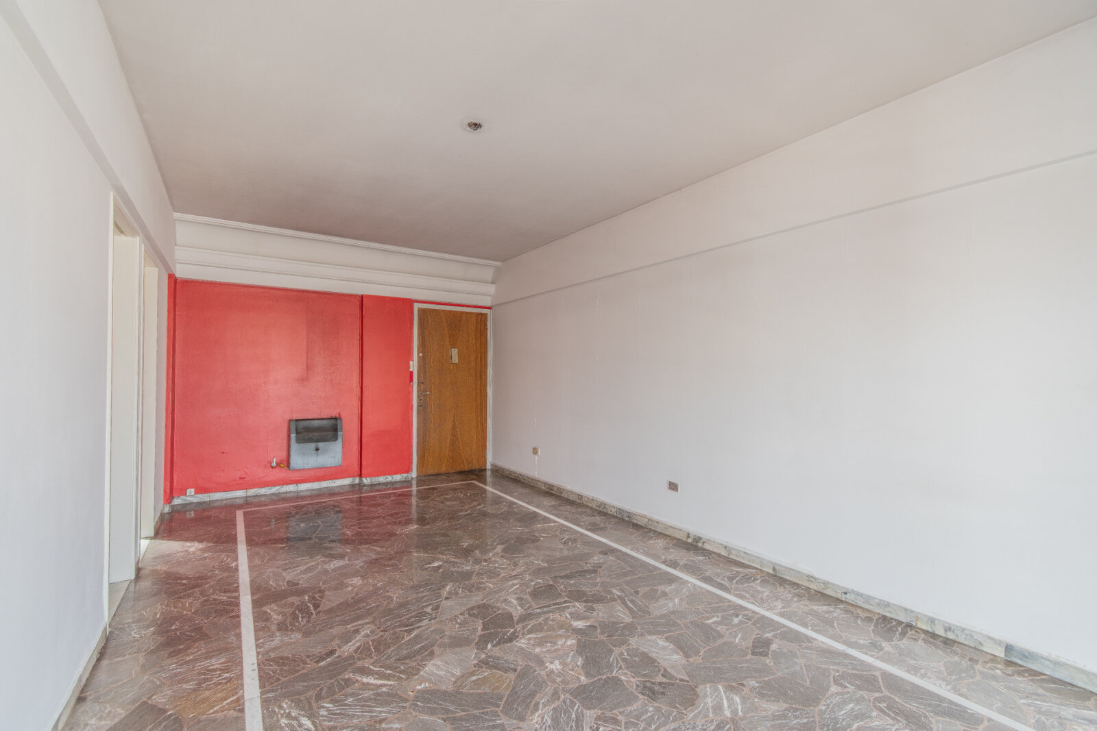 Venta. DEPTO 3 Amb c/ Dependencia. COCHERA CUBIERTA. Balcón corrido. Luminoso. Piso alto. Villa del Parque - 13