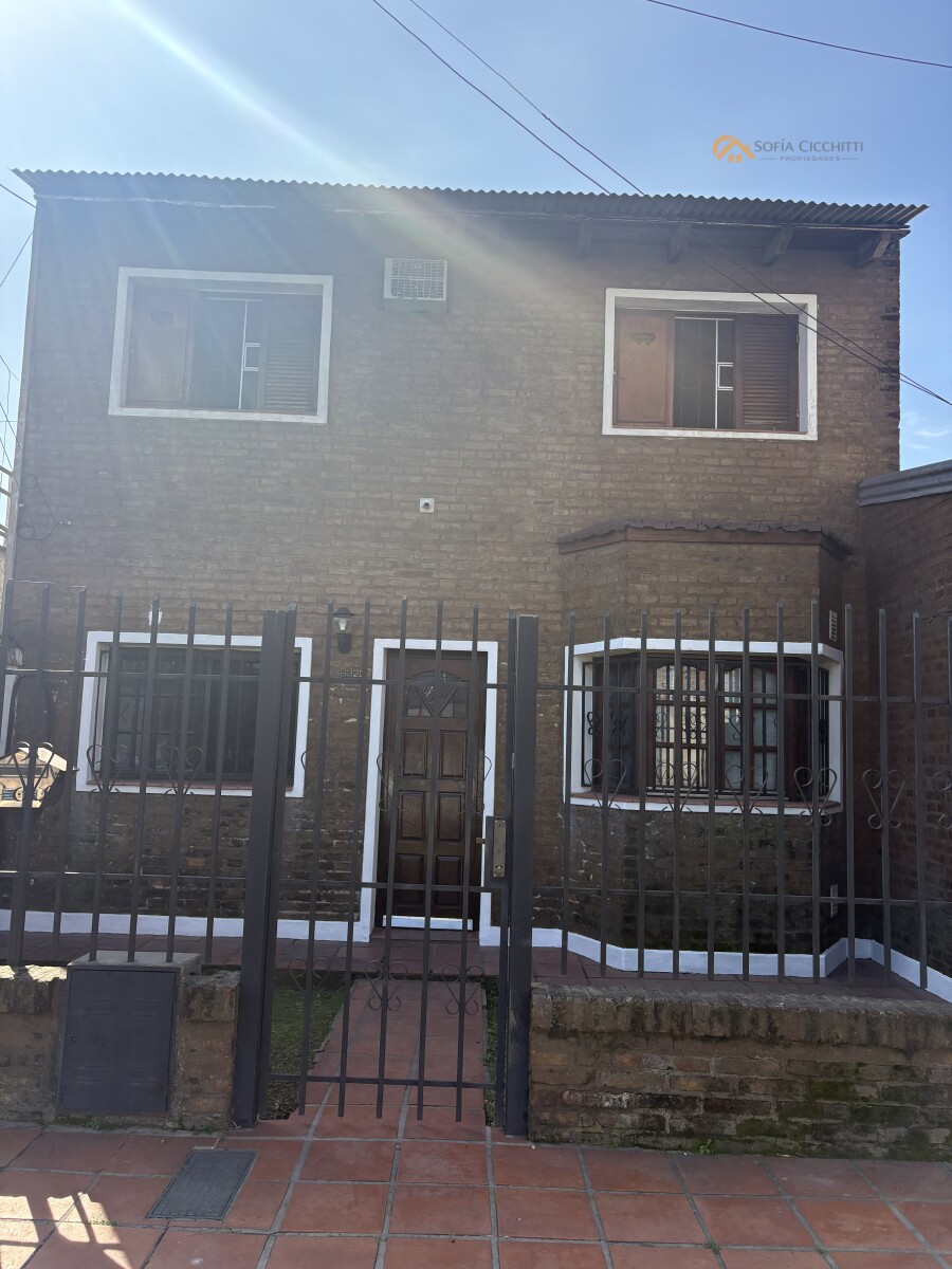 EN VENTA -ROSARIO- BARRIO LOURDES - 23