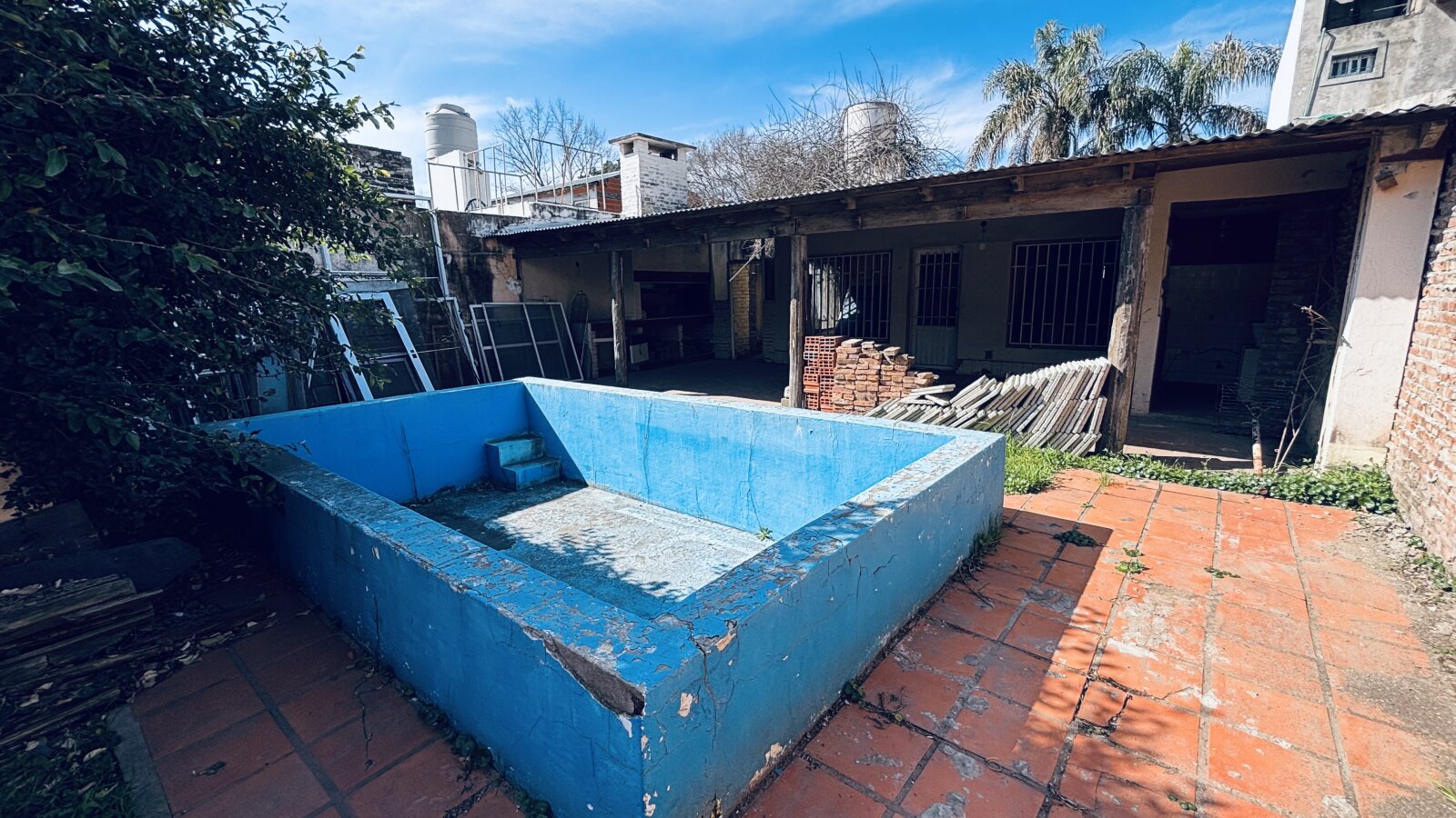 Venta casa 2 dormitorios Fisherton. Reciclar — foto 8