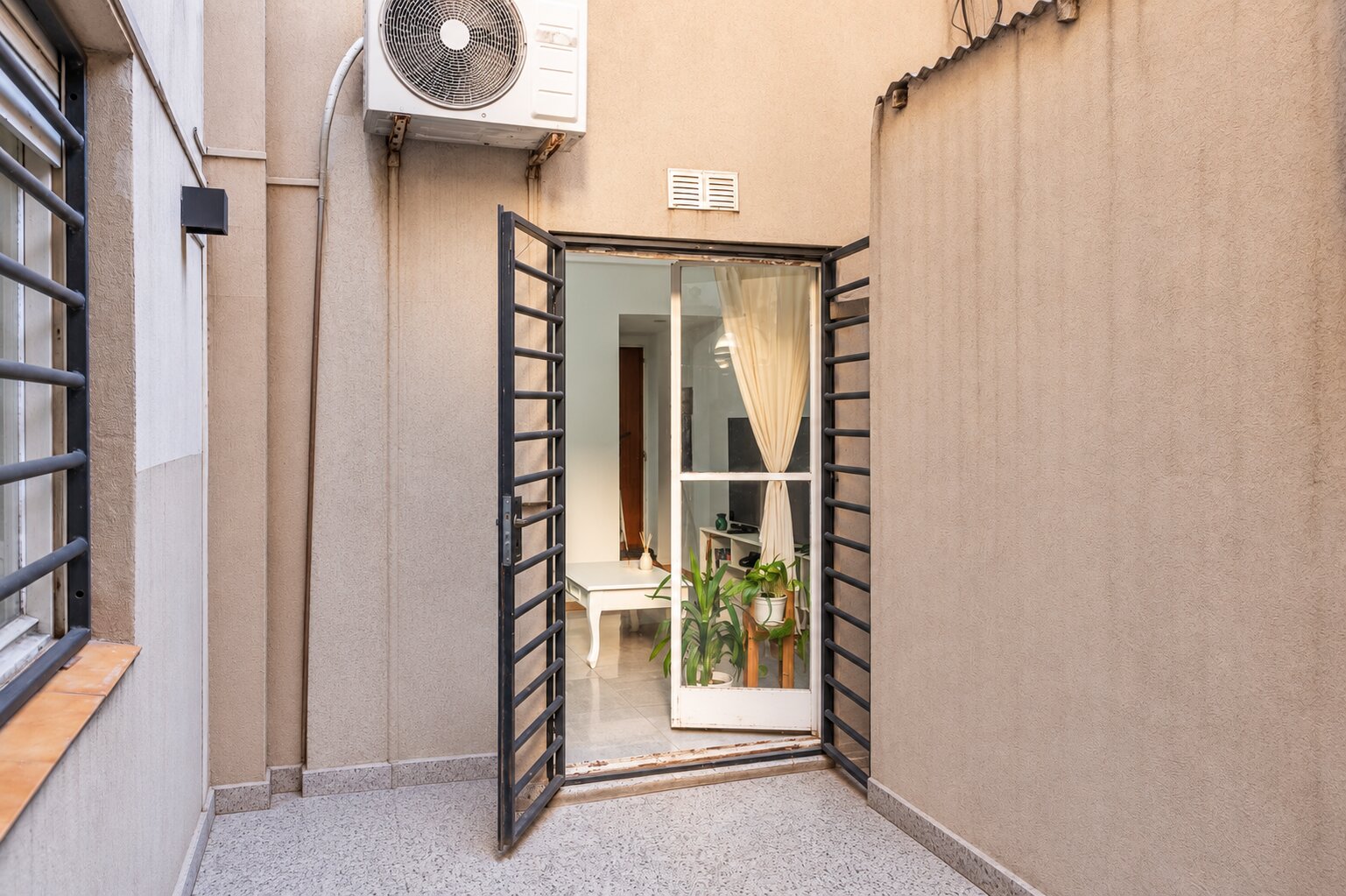 Venta 2 ambientes con patio propio y lavadero – Plaza Güemes, Palermo — foto 2