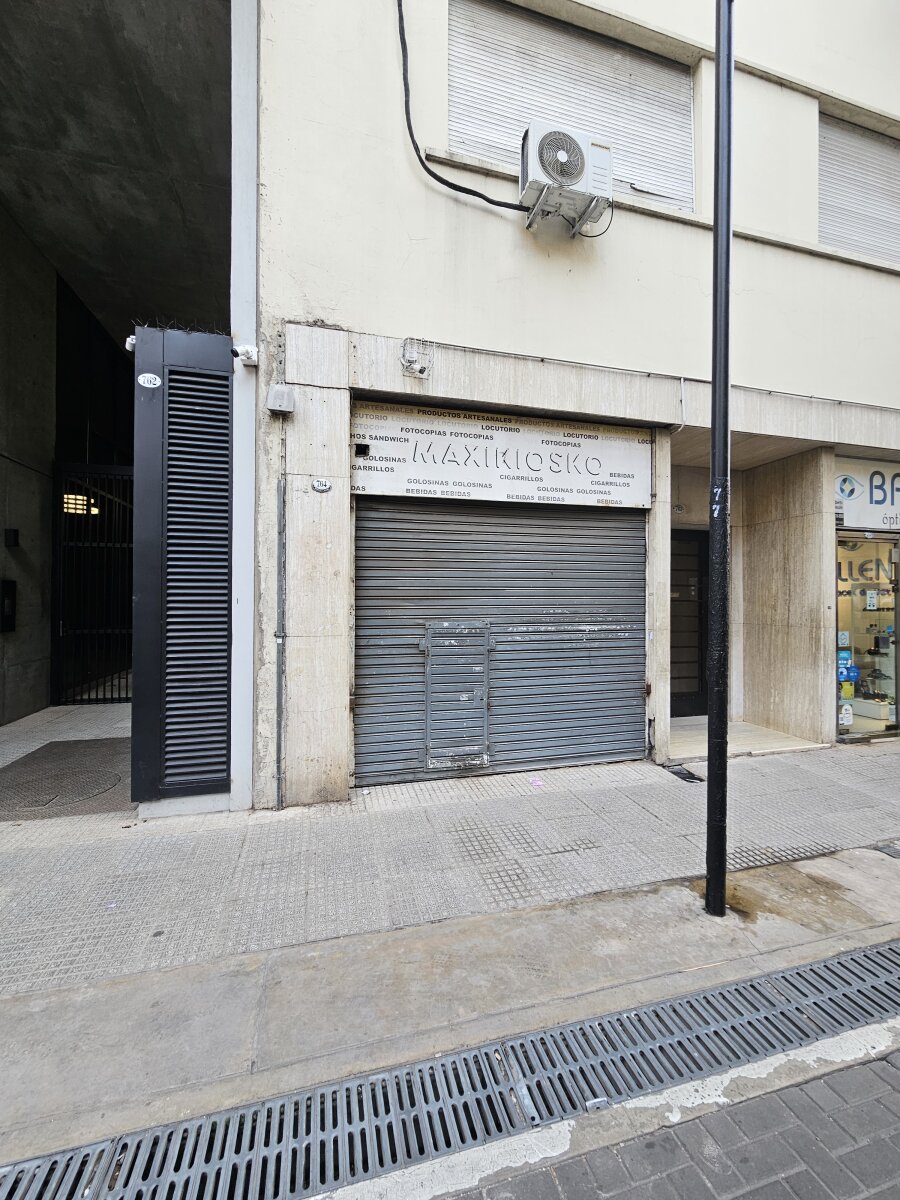 Local a Reciclar con sótano y entrepiso en el corazón de Retiro PB 44M2 - 2