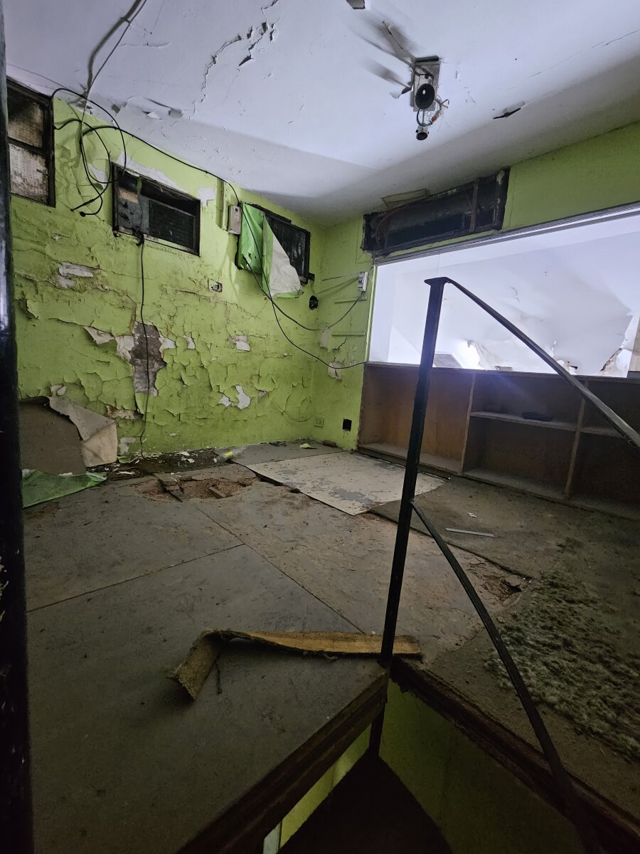 Local a Reciclar con sótano y entrepiso en el corazón de Retiro PB 44M2 - 12