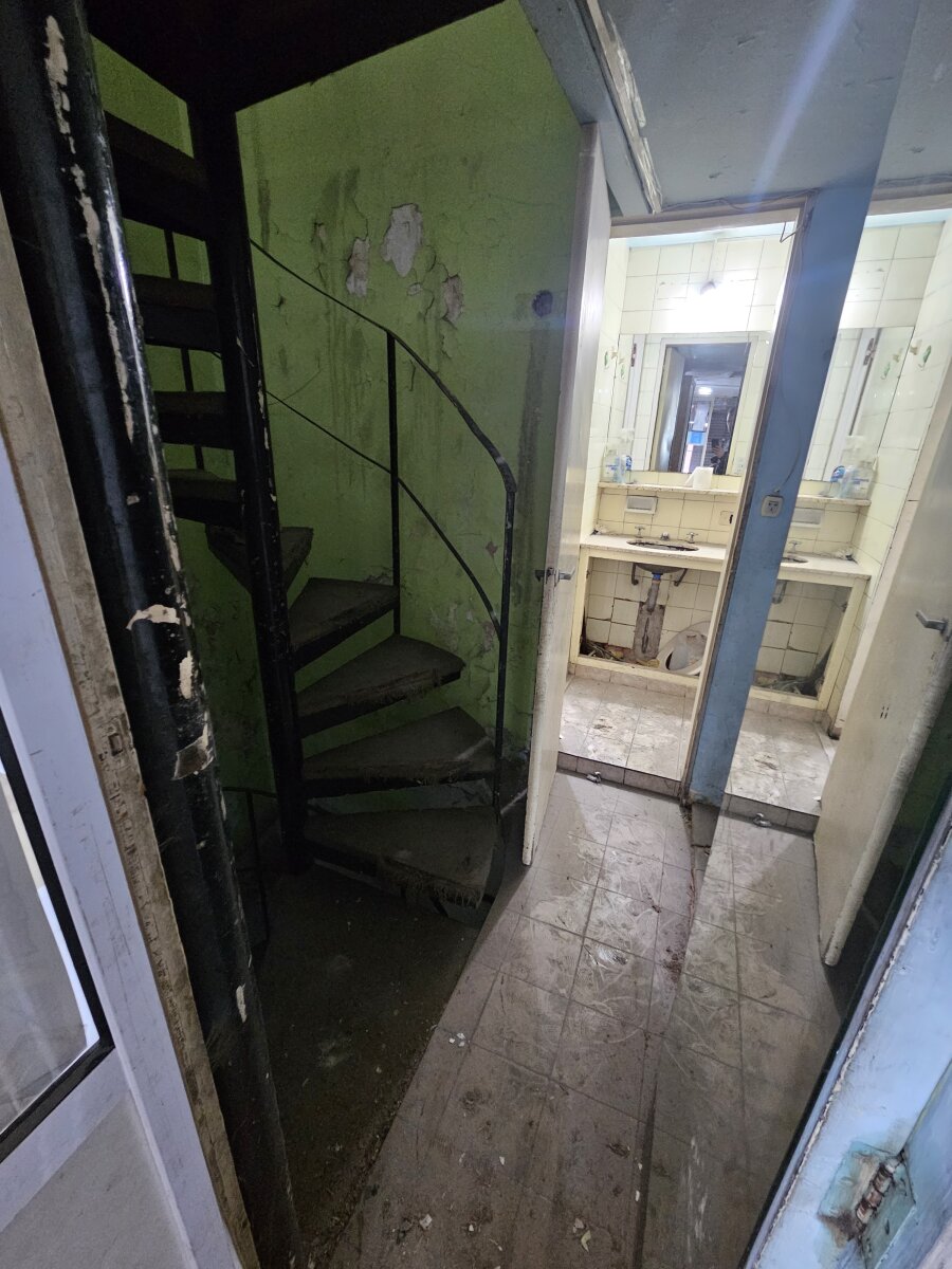 Local a Reciclar con sótano y entrepiso en el corazón de Retiro PB 44M2 - 10