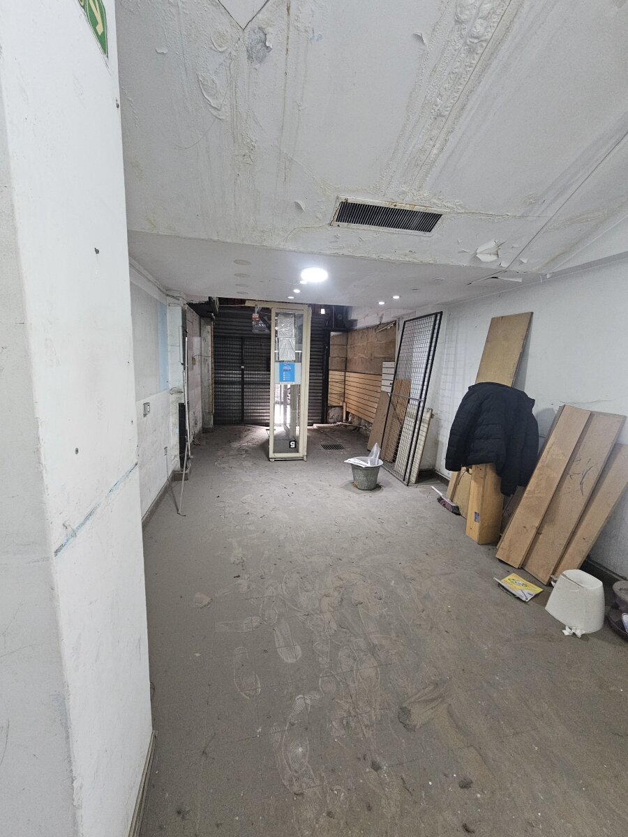 Local a Reciclar con sótano y entrepiso en el corazón de Retiro PB 44M2 - 5