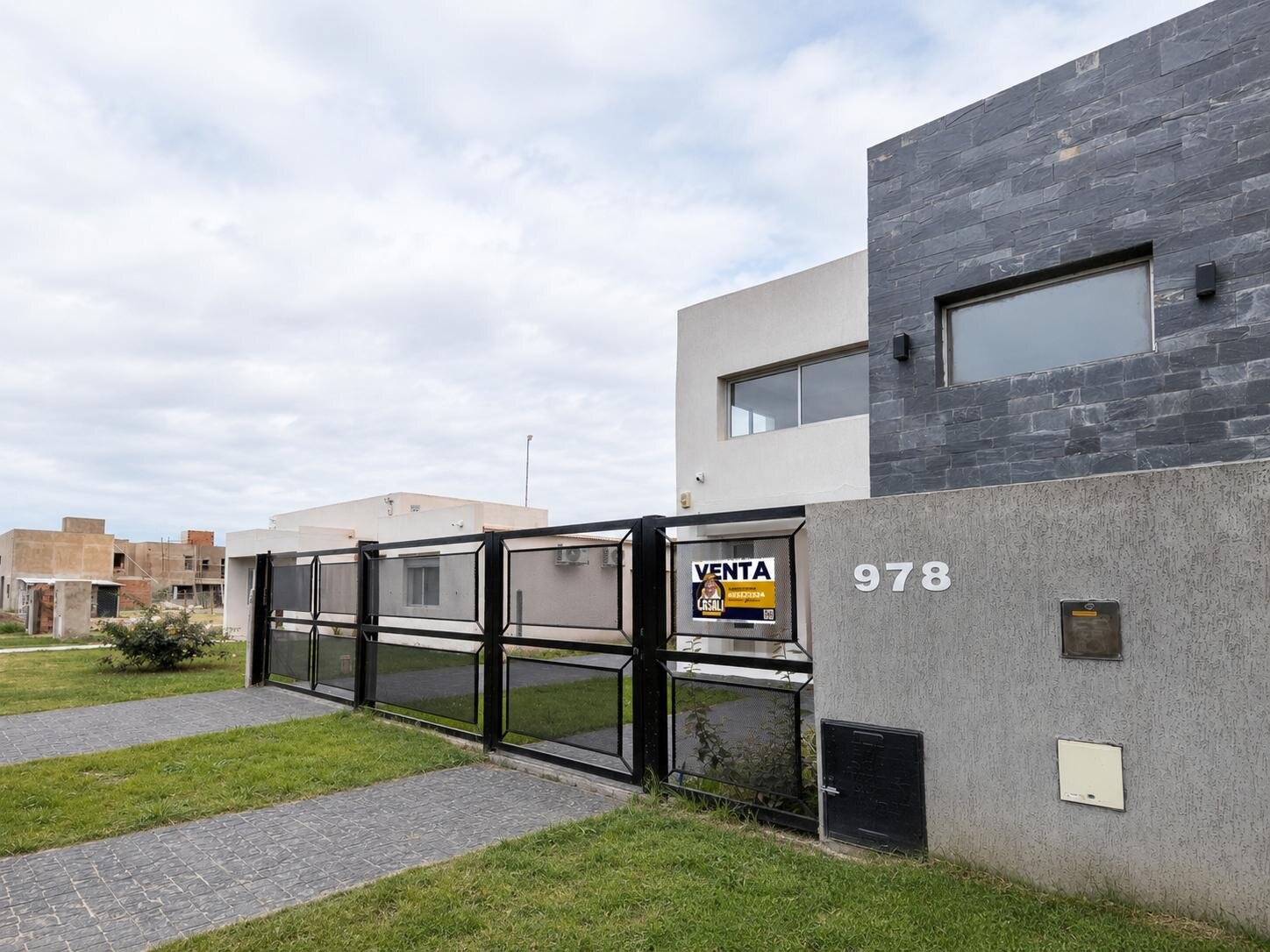 Los Adobes 978 - 3