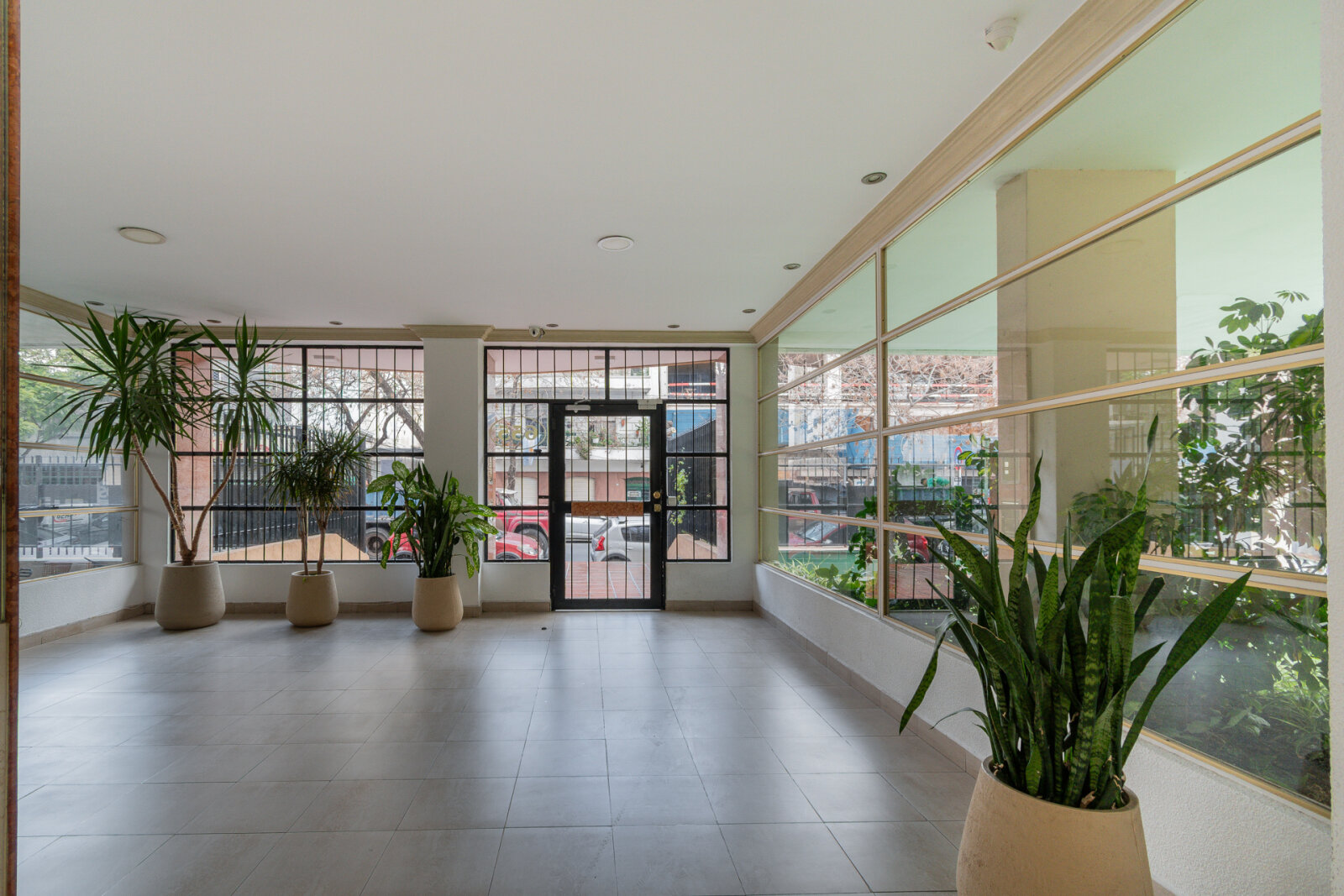 Departamento dos ambientes con balcón. Caballito. Seguridad 24h. Amenities. Cochera fija. - 24