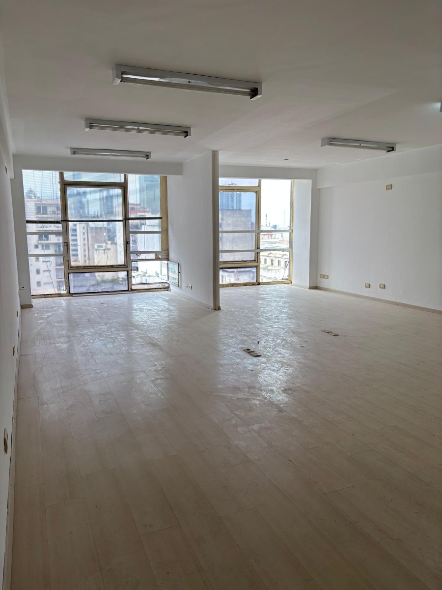 Alquiler Moderna Oficina con excelente ilumunación, cocina y baño privado, Monserrat. - 4