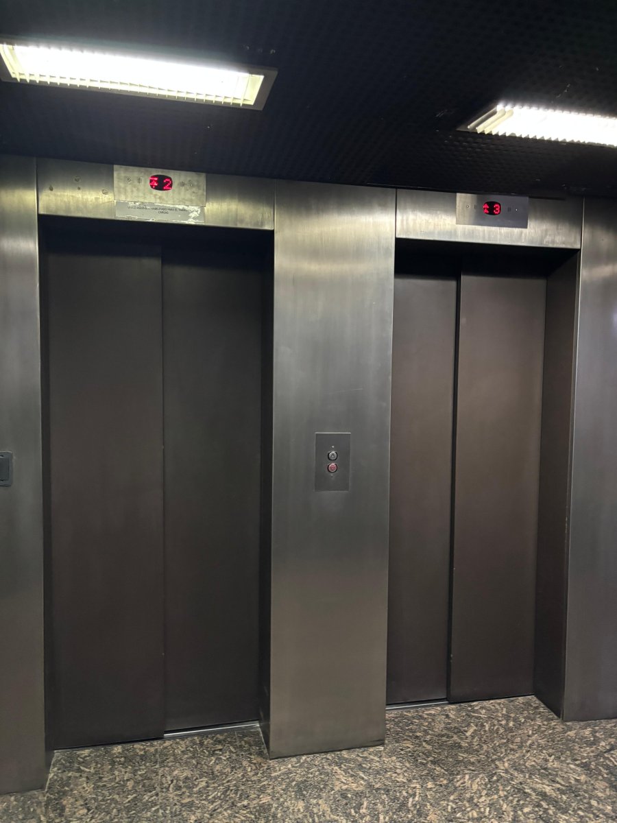 Alquiler Moderna Oficina con excelente ilumunación, cocina y baño privado, Monserrat. - 21