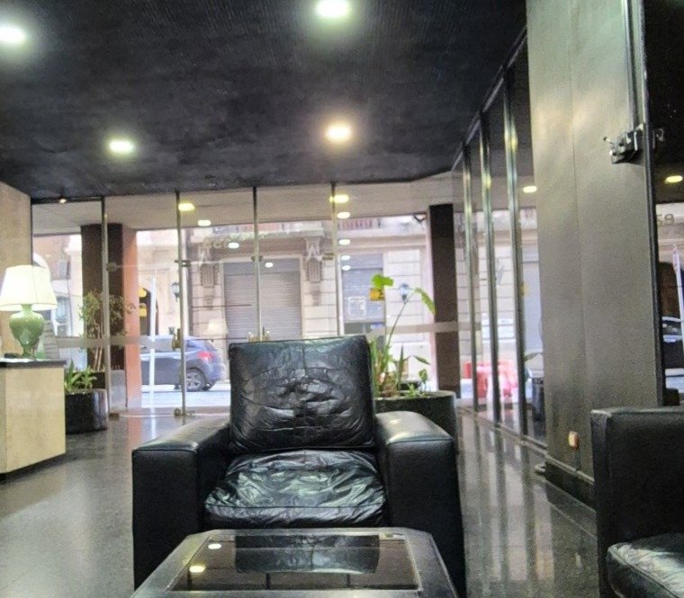 Alquiler Moderna Oficina con excelente ilumunación, cocina y baño privado, Monserrat. - 26