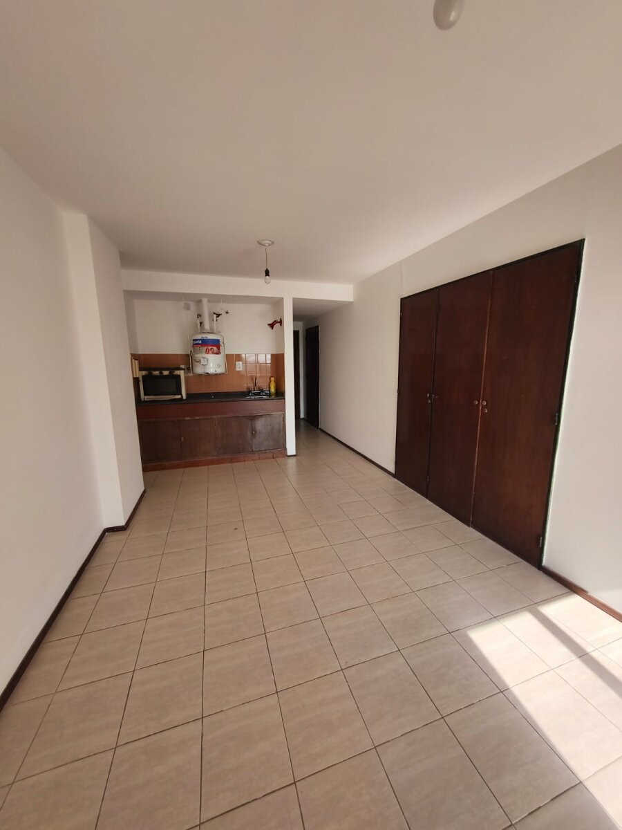 ALQUILER MONOAMBIENTE B° CENTRO - Imagen 2