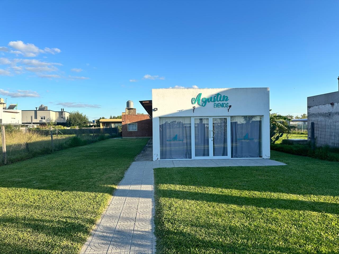 Venta local comercial Funes Norte - Av. Obeid 1400 - 1