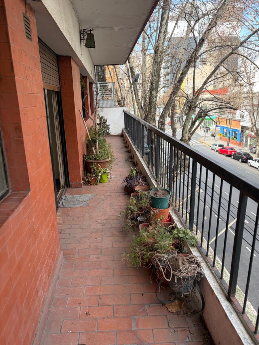 Depto 4 amb balcon corrido al frente lumuniso(dos deptos unidos ) — foto 4