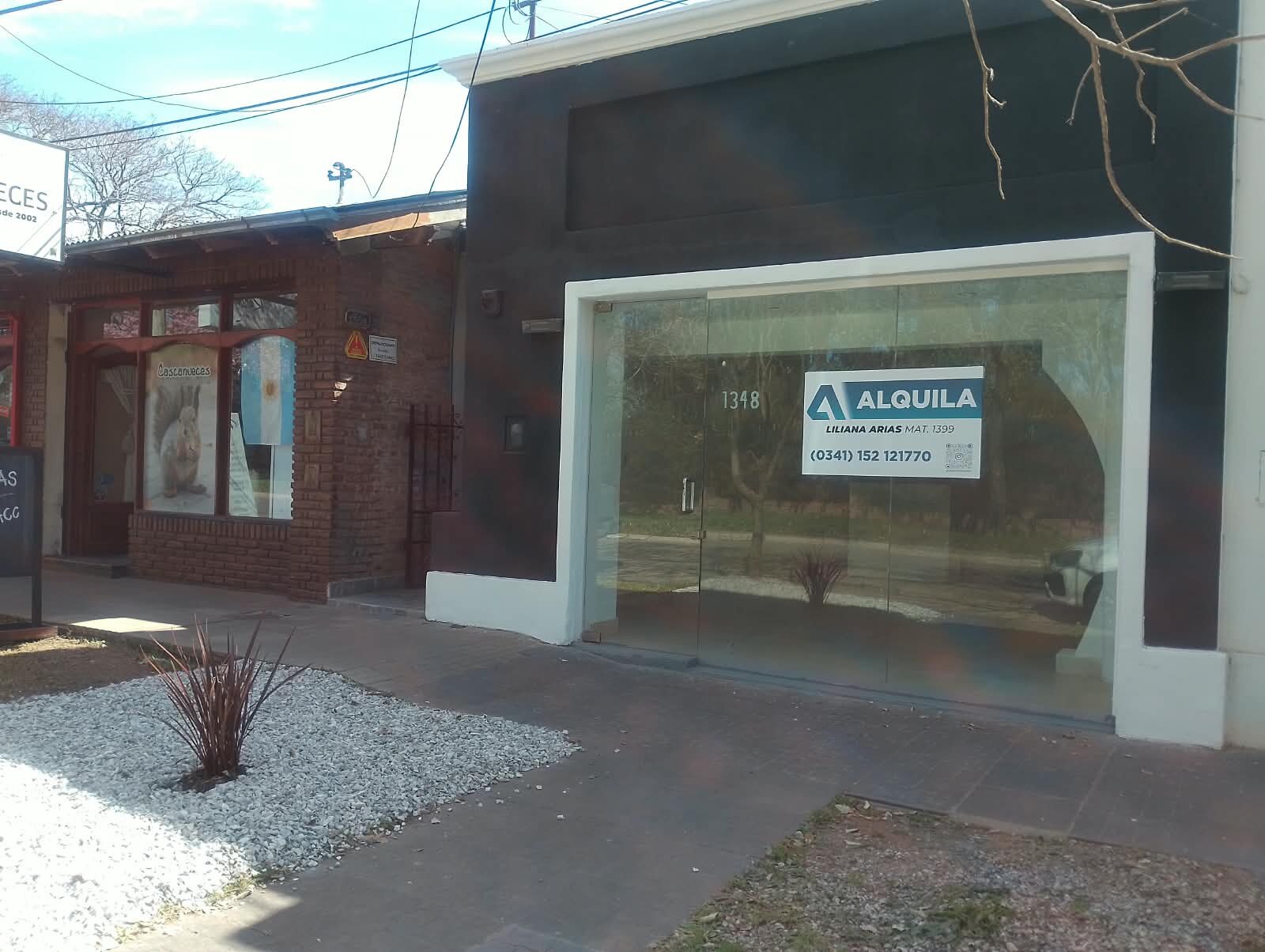 ALQUILER LOCAL COMERCIAL EN FUNES - 2
