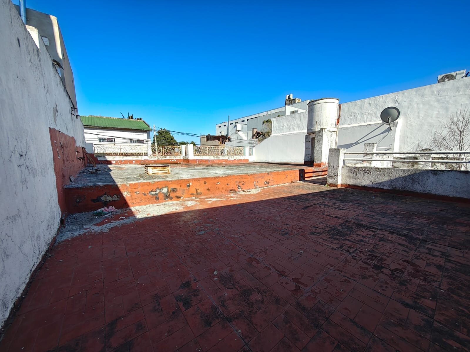 V. Ballester - Casa en lote propio a reciclar! - 8