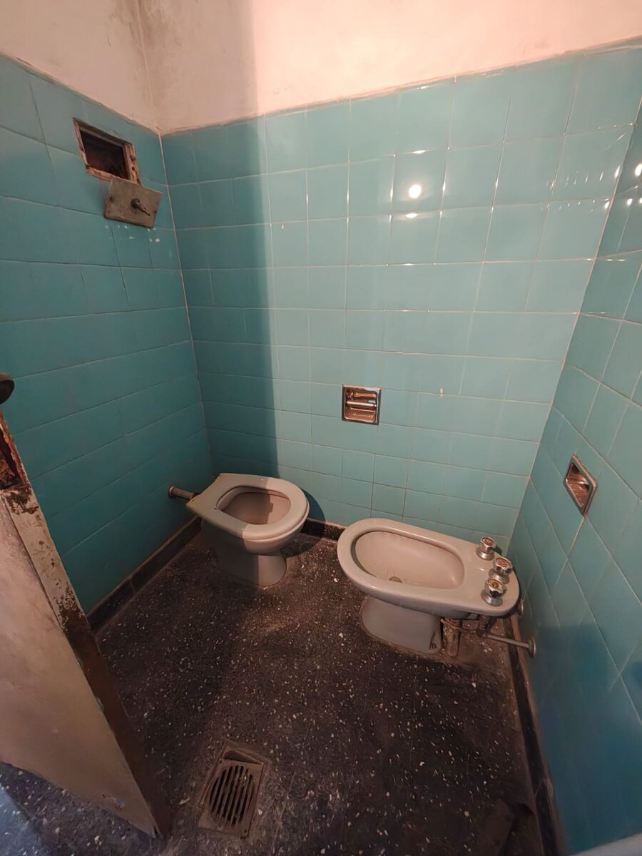 V. Ballester - Casa en lote propio a reciclar! - 12
