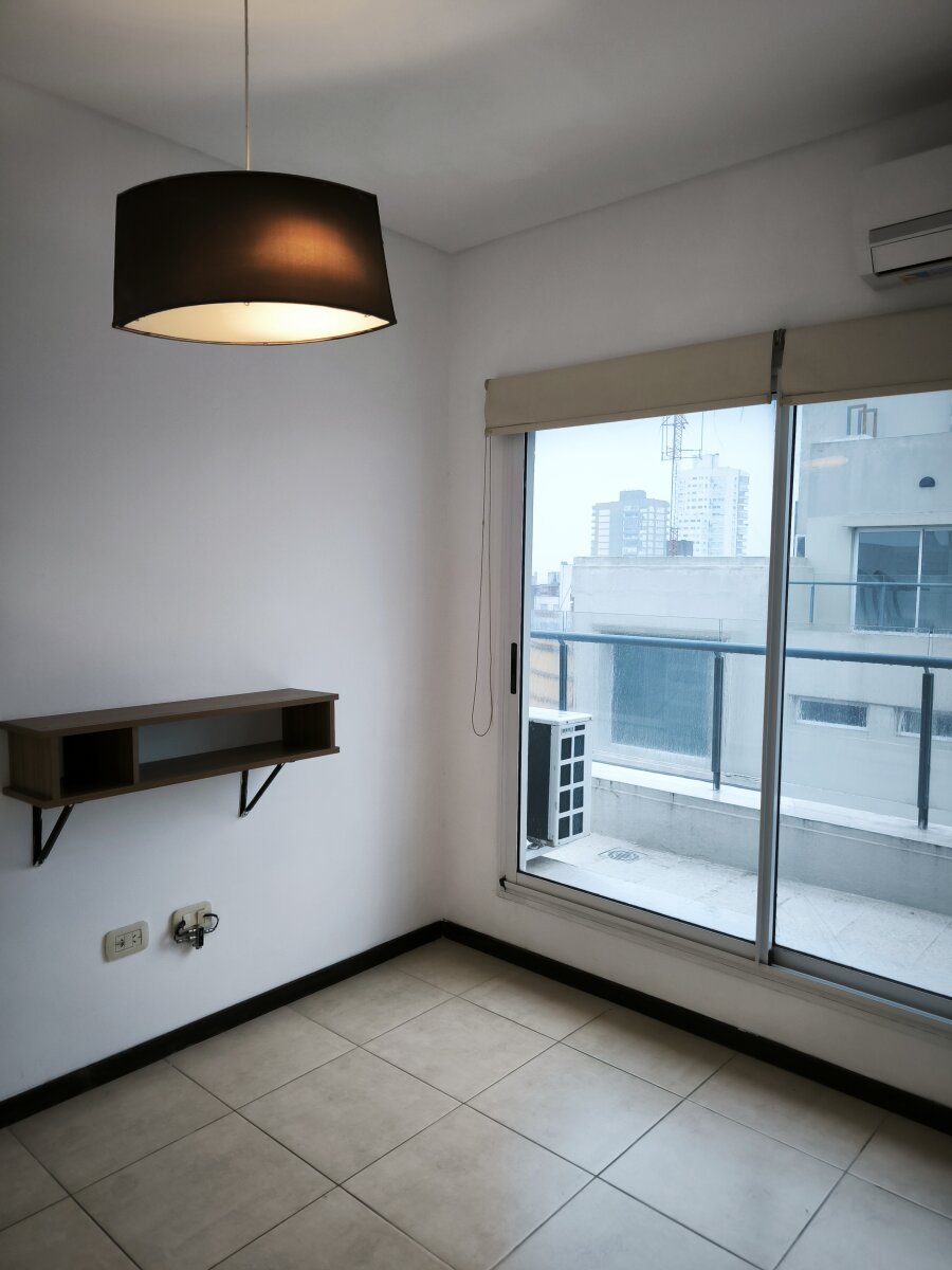 BUENOS AIRES 1079 CON PATIO EN ALTURA Y BALCÓN CORRIDO, VISTA PARCIAL AL RÍO - 3