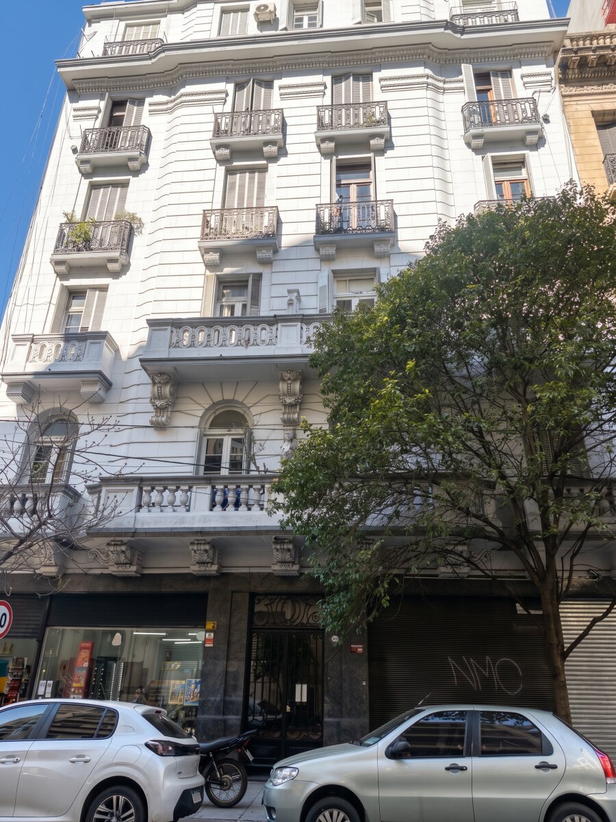Depto. 5 amb. al frente, 106 m², a reciclar — Congreso — foto 2