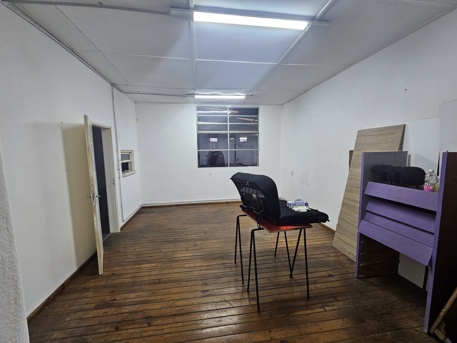Terreno de 840m² con gran galpón en Av Madrid - 7