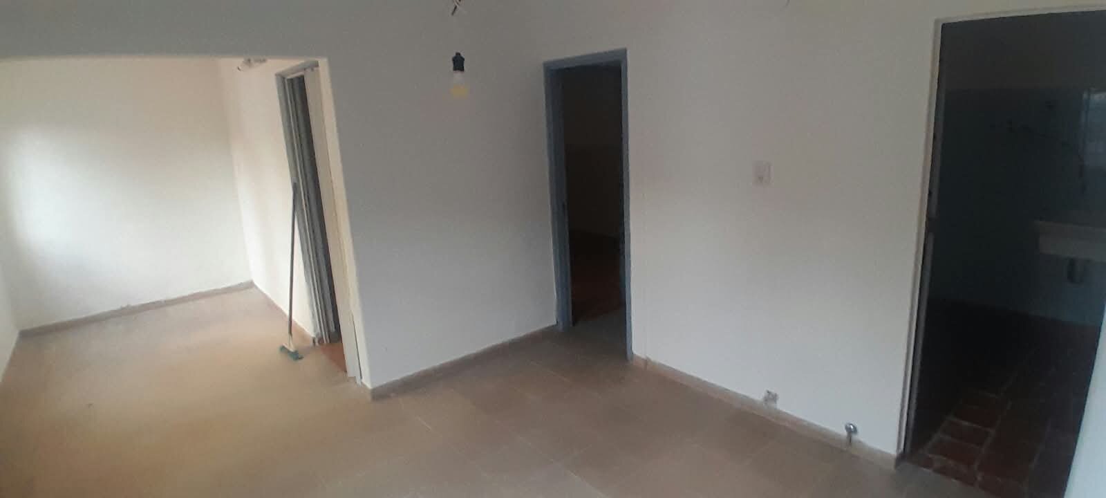 CASA DE 2 DORMITORIOS CON COCHERA INGRESO COMPARTIDO - 4