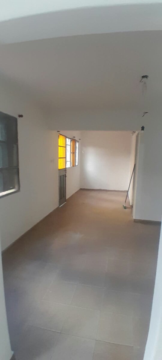 CASA DE 2 DORMITORIOS CON COCHERA INGRESO COMPARTIDO - 2