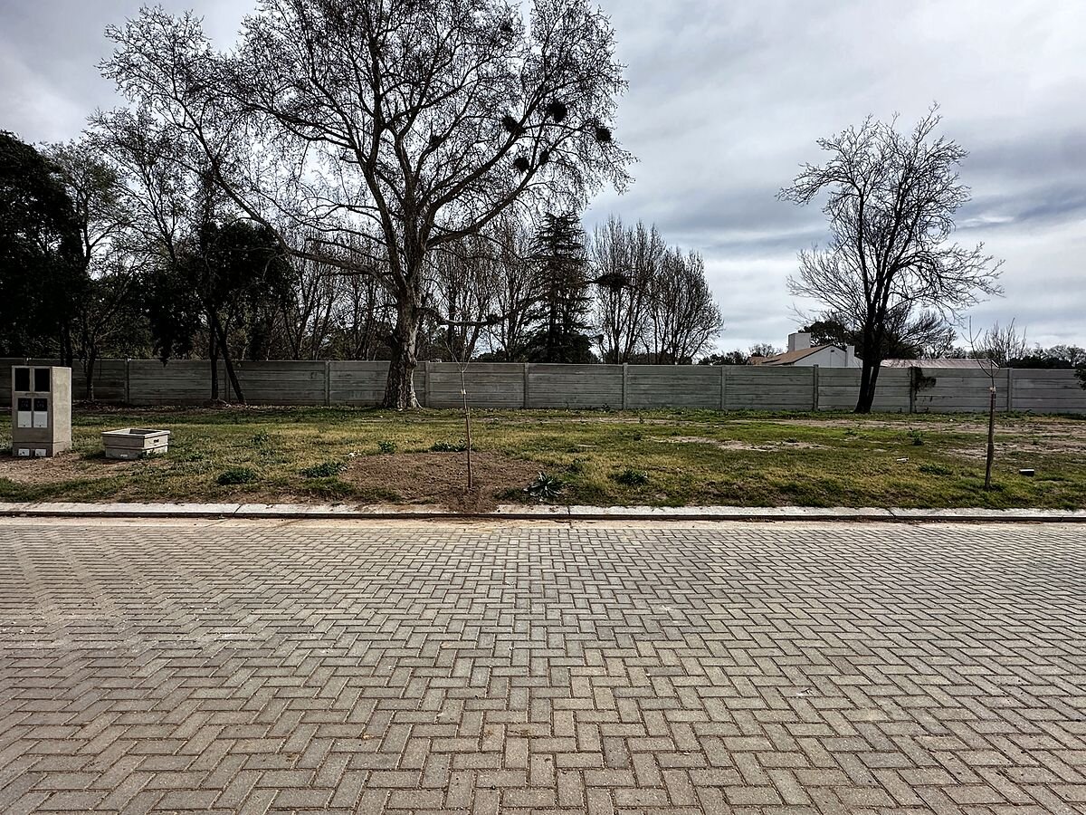 Lote 361 m² apto dúplex, frente al este, en La Calandria II · Mza 28 Lt 15 — foto 4