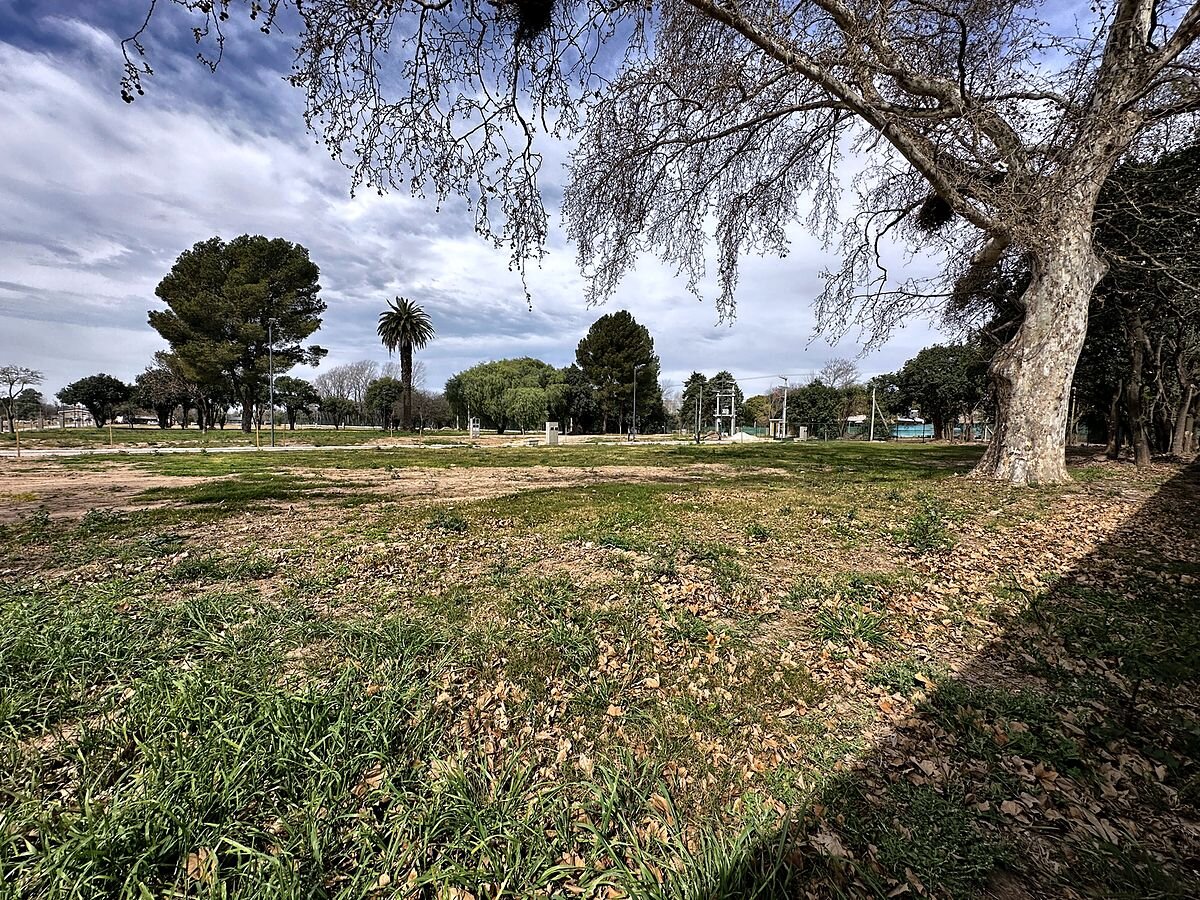 Lote 361 m² apto dúplex, frente al este, en La Calandria II · Mza 28 Lt 15 — foto 2