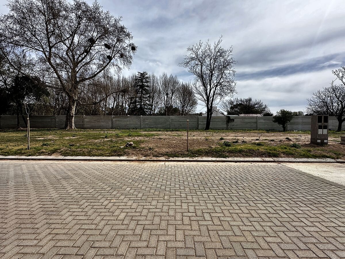 Lote 360 m² apto dúplex, frente al este, en La Calandria II · Mza 28 Lt 14 — foto 5