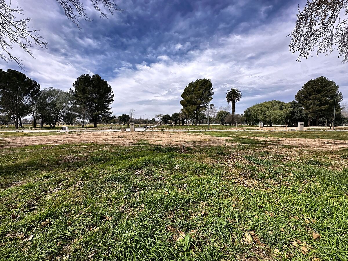Lote 360 m² apto dúplex, frente al este, en La Calandria II · Mza 28 Lt 14