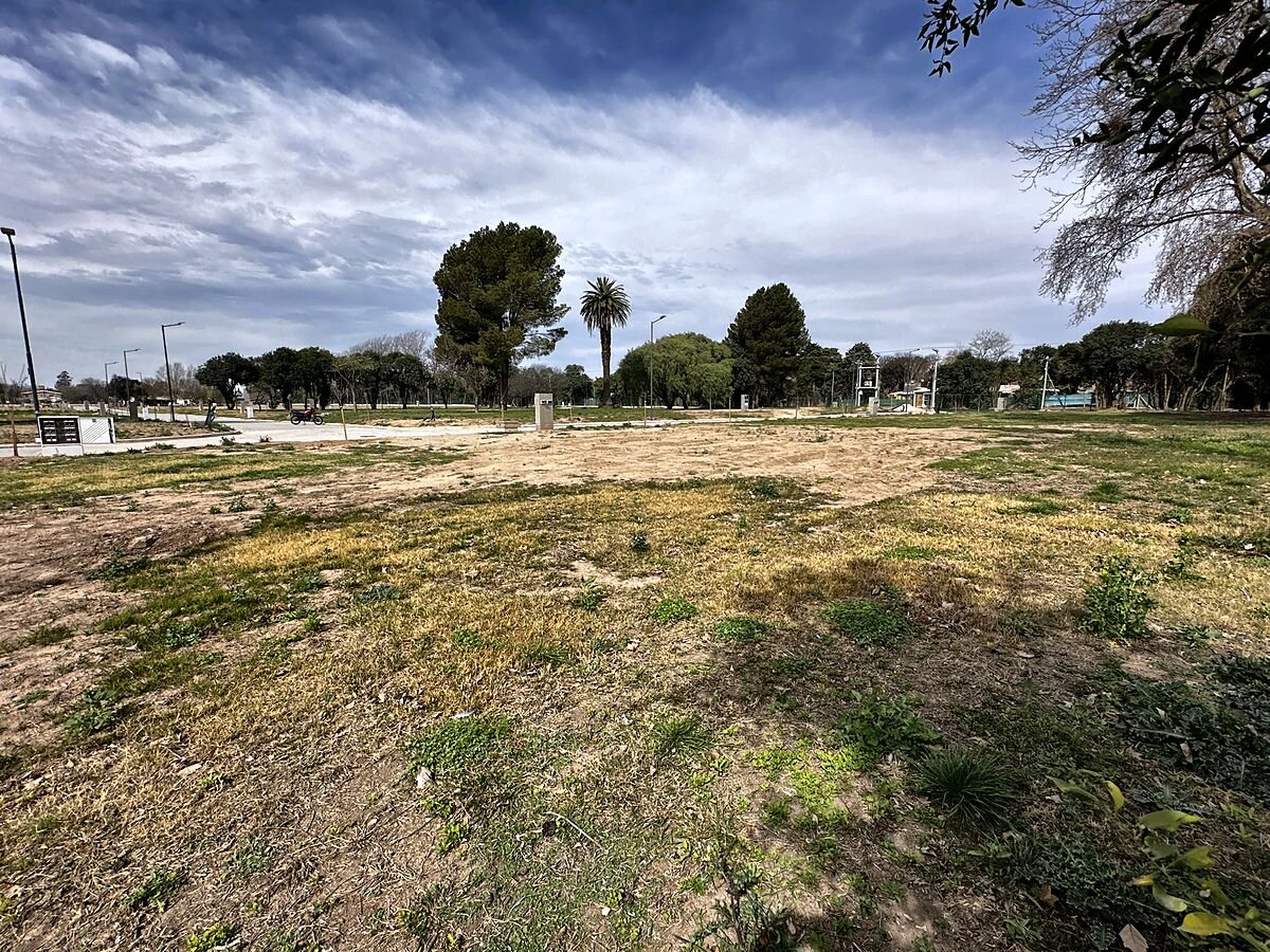 Lote 361 m² apto dúplex, frente al este, en La Calandria II · Mza 28 Lt 13 — foto 2