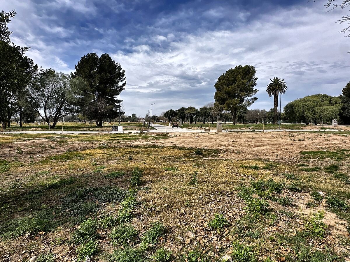 Lote 361 m² apto dúplex, frente al este, en La Calandria II · Mza 28 Lt 13