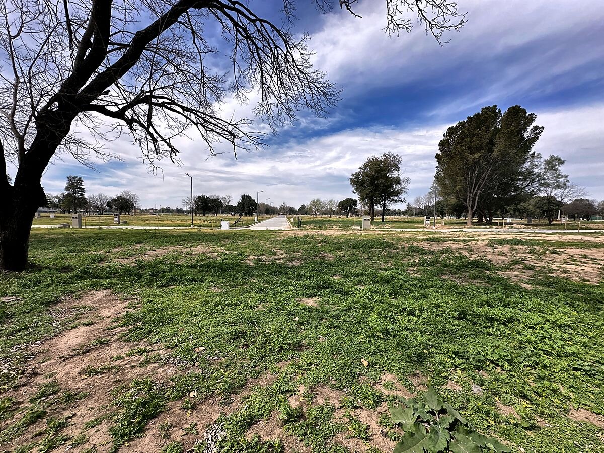 Lote 360 m² apto dúplex, frente al este, en La Calandria II · Mza 28 Lt 9 — foto 2