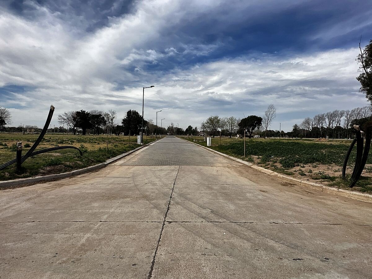 Lote 360 m² apto dúplex, frente al este, en La Calandria II · Mza 28 Lt 9 — foto 5
