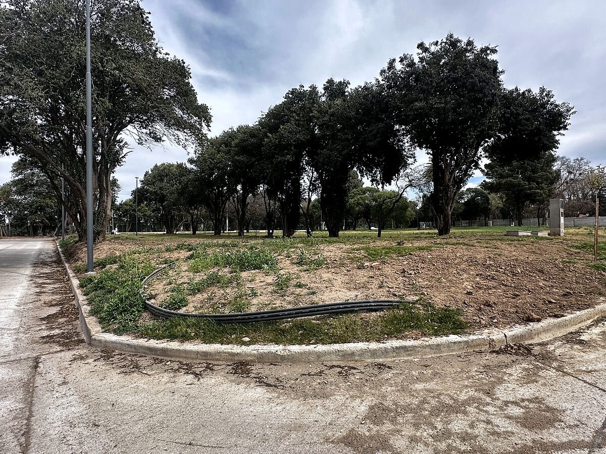 Lote 360 m² apto dúplex con arboleda, frente al norte, en La Calandria II · Mza 32 Lt 6 — foto 2