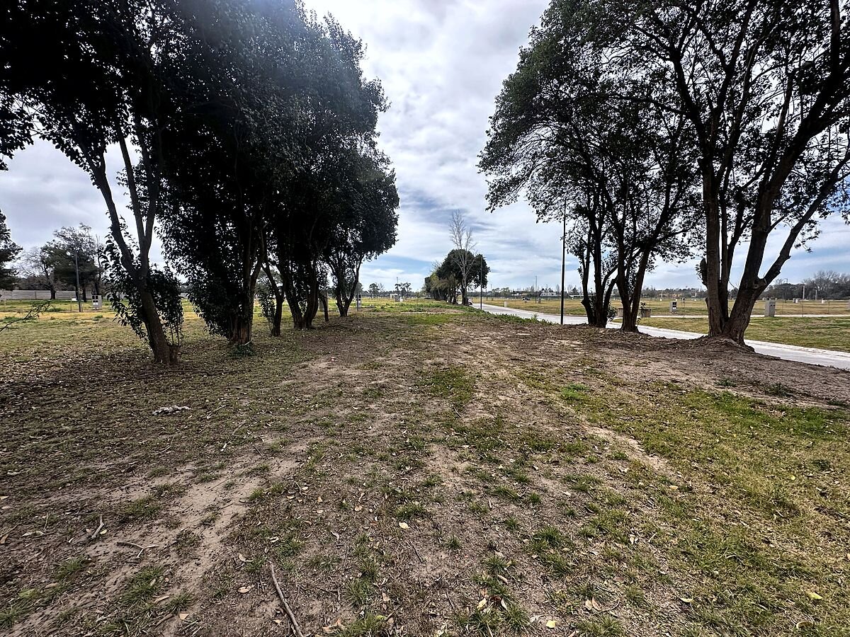 Lote 360 m² apto dúplex con arboleda, frente al norte, en La Calandria II · Mza 32 Lt 6 — foto 3
