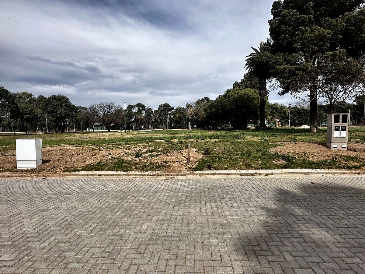 Lote 360 m² apto dúplex, frente al norte, en La Calandria II · Mza 32 Lt 2 — foto 2