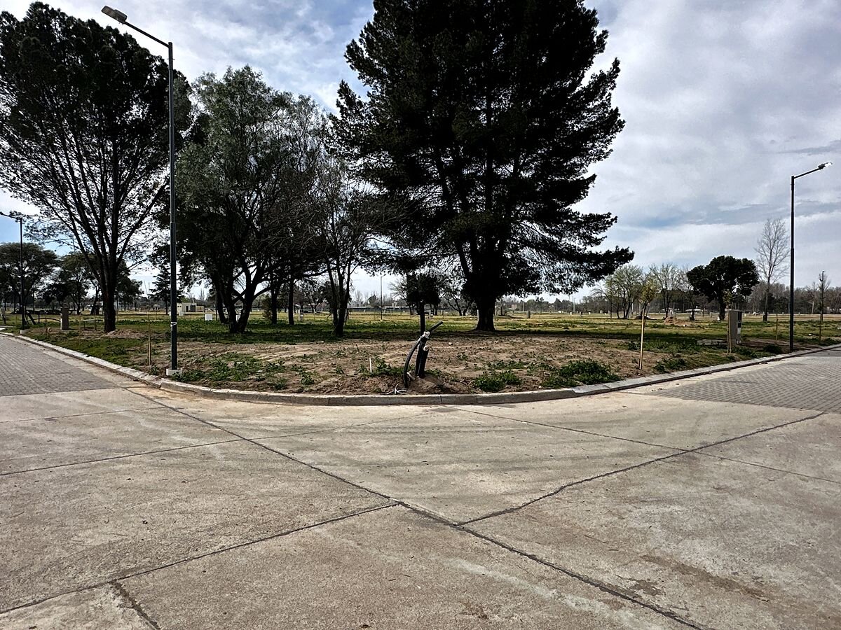 Lote en esquina 360 m² apto dúplex en La Calandria II, Zona Sur · Mza 31 Lt 12 — foto 4