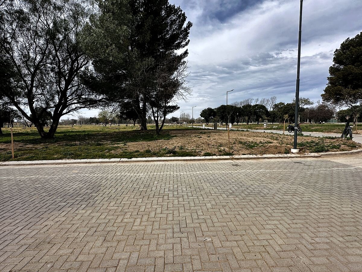 Lote en esquina 360 m² apto dúplex en La Calandria II, Zona Sur · Mza 31 Lt 12