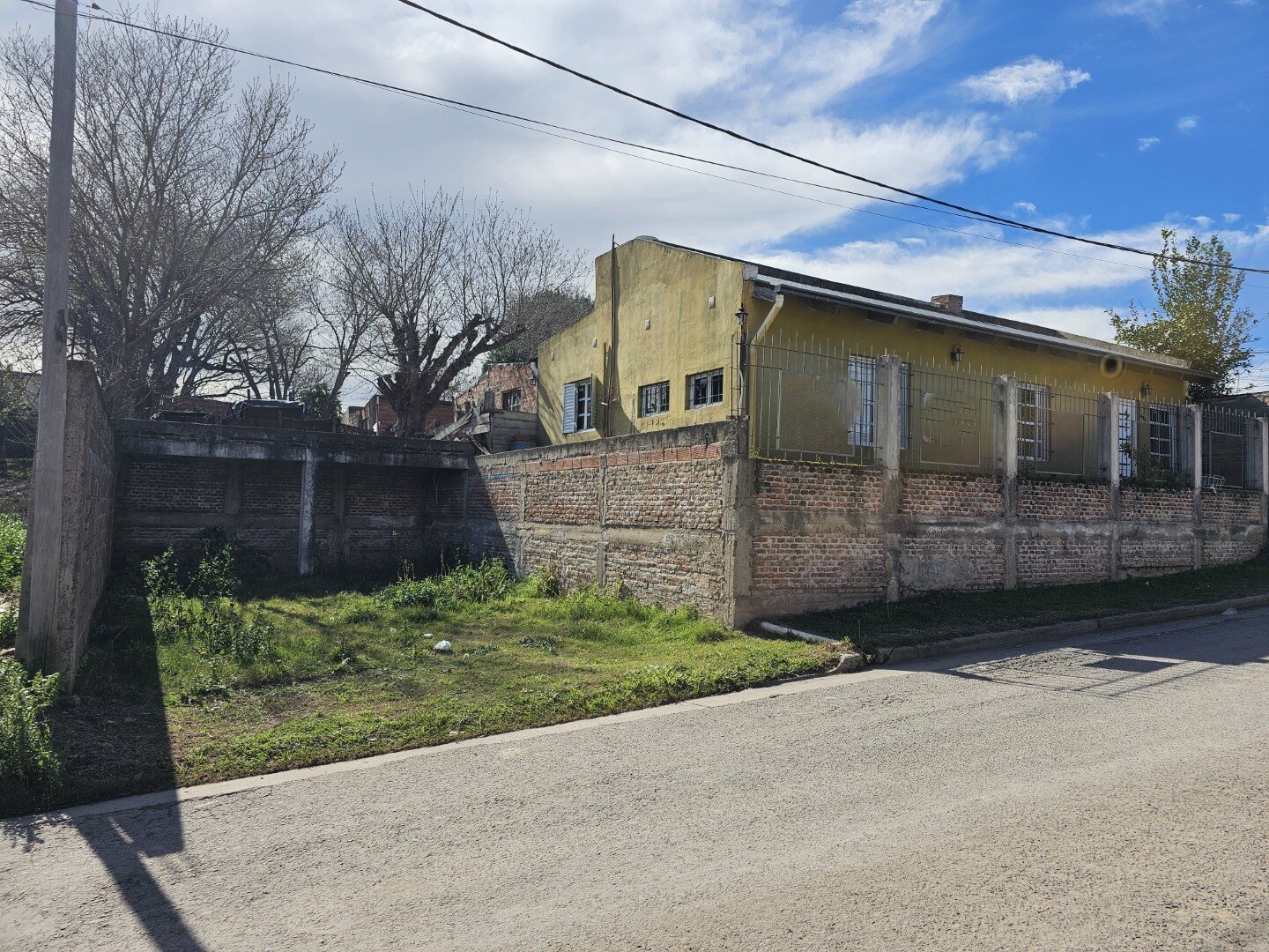 VENTA | Casa de 3 dormitorios con terreno! Monte Caseros 463 – Victoria, Entre Ríos - 2